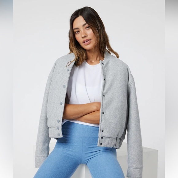 Vuori Women's Large Soho Melton Jacket Light Grey NWT Synthetic Wool Sporty - Picture 2 of 9